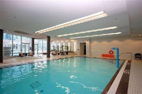 lph09 - 80 Absolute Ave, Condo with 2 bedrooms, 1 bathrooms and 1 parking in Mississauga ON | Image 9