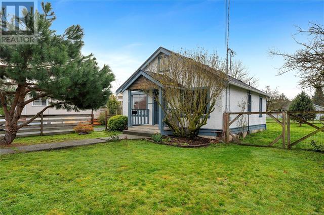 740 Coronation Ave, House detached with 2 bedrooms, 1 bathrooms and 3 parking in Duncan BC | Image 1
