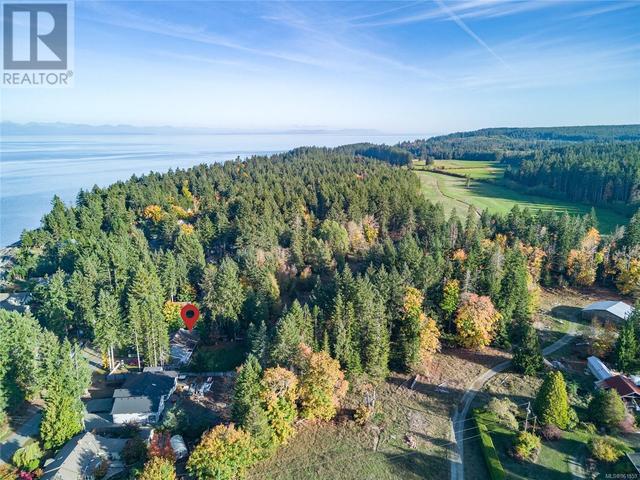 1589 Seaview Rd, House detached with 4 bedrooms, 3 bathrooms and 3 parking in Comox Valley C (Puntledge   Black Creek) BC | Image 30