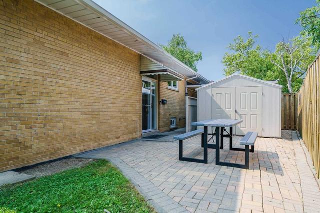 195 Sloane Ave, House detached with 3 bedrooms, 2 bathrooms and 4 parking in Toronto ON | Image 11