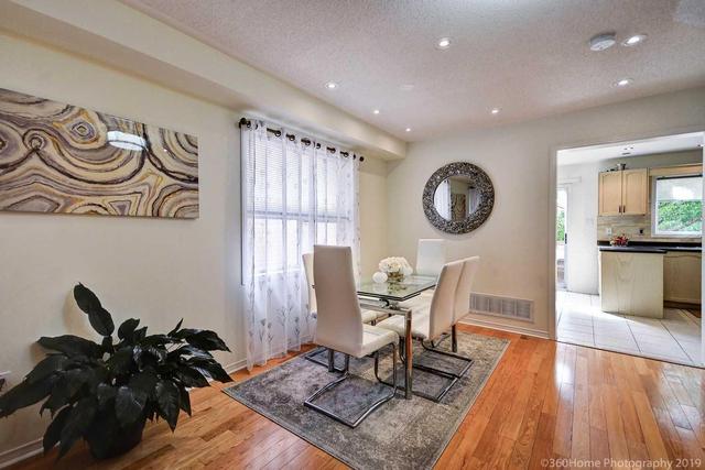 135 Novella Rd, House attached with 3 bedrooms, 3 bathrooms and 2 parking in Vaughan ON | Image 5