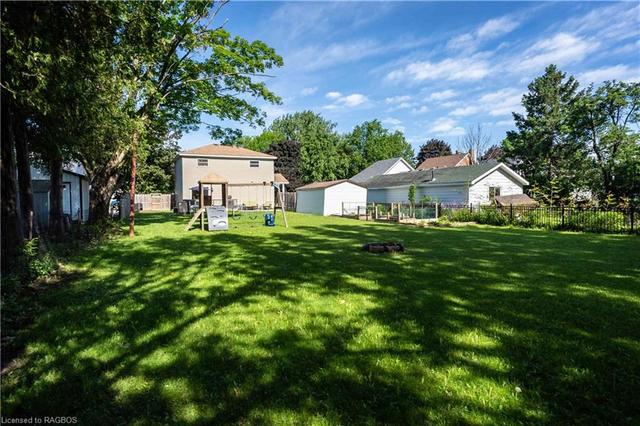 1661 8th Avenue E, House detached with 3 bedrooms, 1 bathrooms and 4 parking in Owen Sound ON | Image 43