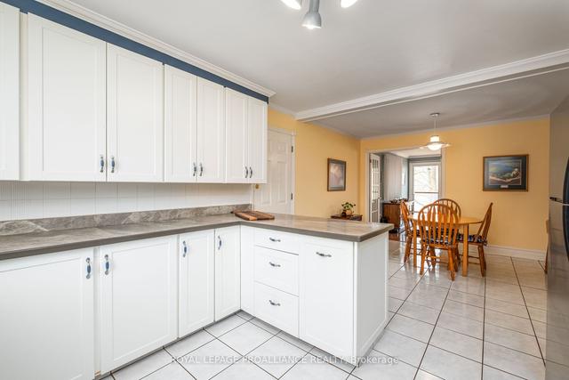 727 Aylmer Cres, House detached with 2 bedrooms, 3 bathrooms and 6 parking in Kingston ON | Image 20