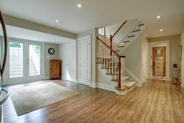 1296 Queen Victoria Ave, House detached with 5 bedrooms, 4 bathrooms and 12 parking in Mississauga ON | Image 19