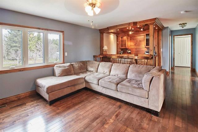 867 Sandy Hook Rd, House detached with 5 bedrooms, 3 bathrooms and 20 parking in Kawartha Lakes ON | Image 12