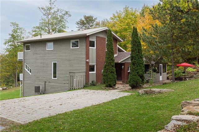 4562 Reid Lane, House detached with 4 bedrooms, 2 bathrooms and 8 parking in South Frontenac ON | Image 3