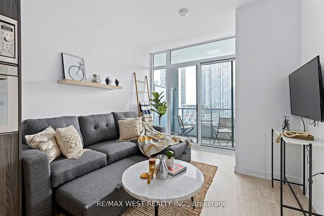 806e - 576 Front St W, Condo with 1 bedrooms, 1 bathrooms and 0 parking in Toronto ON | Image 39