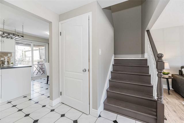 321a Mayview Cres, House semidetached with 3 bedrooms, 2 bathrooms and 3 parking in Waterloo ON | Image 37