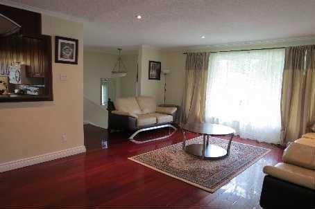 33 Barkwin Dr, House detached with 3 bedrooms, 3 bathrooms and 5 parking in Toronto ON | Image 2