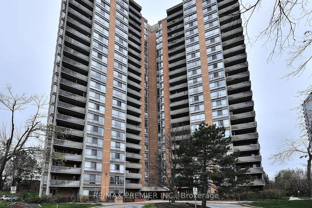 1901 - 10 Martha Eaton Way, Condo with 2 bedrooms, 2 bathrooms and 2 parking in Toronto ON | Image 23