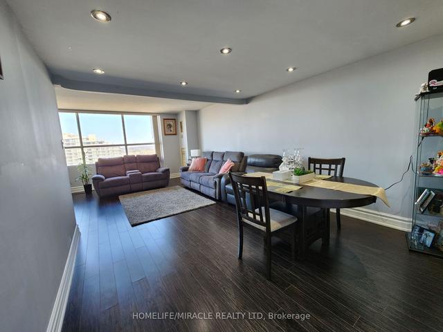 1605 - 40 Panorama Crt, Condo with 2 bedrooms, 1 bathrooms and 1 parking in Toronto ON | Image 8