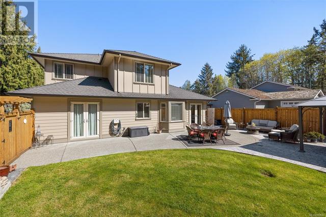 423 Craig St, House detached with 5 bedrooms, 4 bathrooms and 12 parking in Parksville BC | Image 26