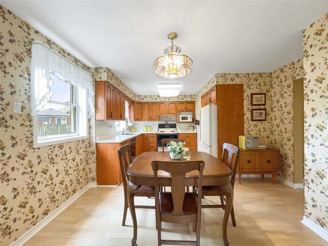 2 Frey Cres, House detached with 2 bedrooms, 2 bathrooms and 8 parking in Toronto ON | Image 7
