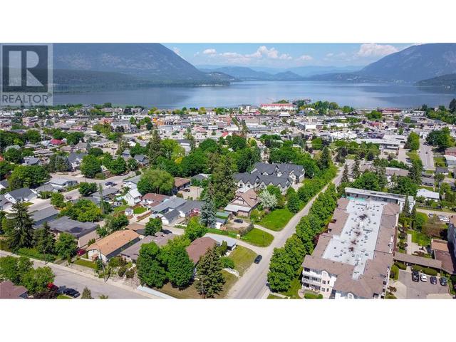 351 5 Street Se, Home with 0 bedrooms, 0 bathrooms and 4 parking in Salmon Arm BC | Image 6
