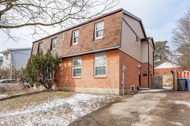 19 Mason Crt, House semidetached with 3 bedrooms, 2 bathrooms and 3 parking in Guelph ON | Image 1