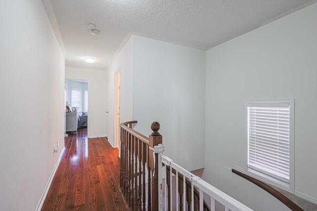 102 Leah Cres, Townhouse with 3 bedrooms, 4 bathrooms and 4 parking in Vaughan ON | Image 19