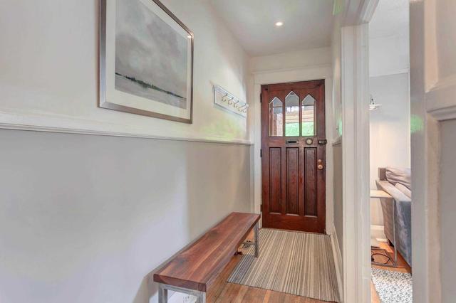 452 Crawford St, House semidetached with 3 bedrooms, 2 bathrooms and 1 parking in Toronto ON | Image 3