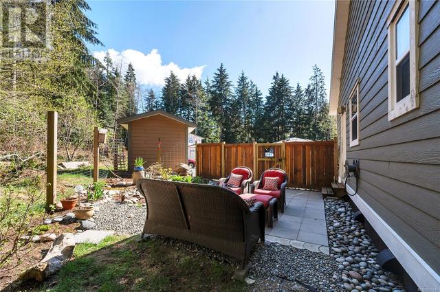680 Cove Cres N, House detached with 2 bedrooms, 2 bathrooms and 2 parking in Strathcona C BC | Image 28