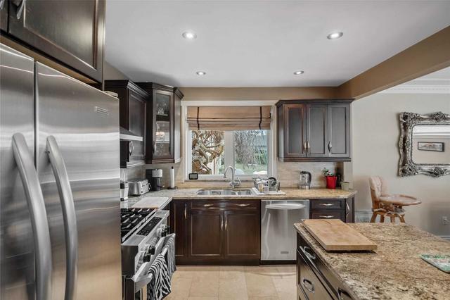 5 Terrington Crt, House detached with 3 bedrooms, 2 bathrooms and 7 parking in Toronto ON | Image 4