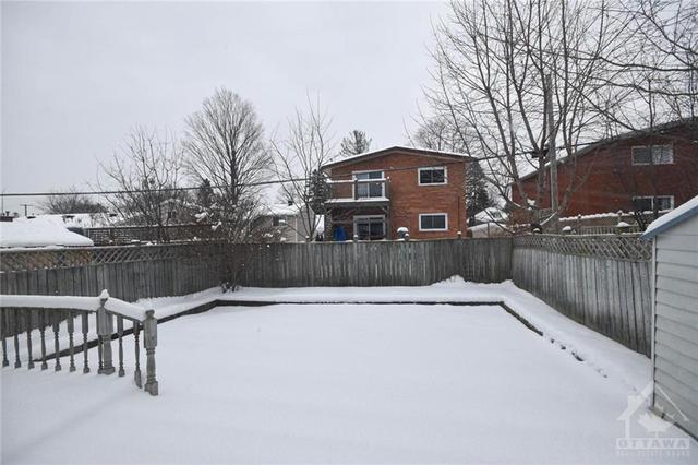 865 Rob Roy Avenue, Home with 3 bedrooms, 2 bathrooms and 3 parking in Ottawa ON | Image 26