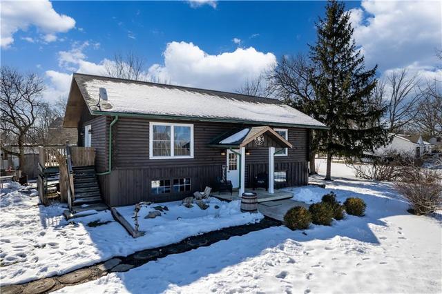 772 Regional Rd 2 Road, House detached with 3 bedrooms, 1 bathrooms and 6 parking in West Lincoln ON | Image 2