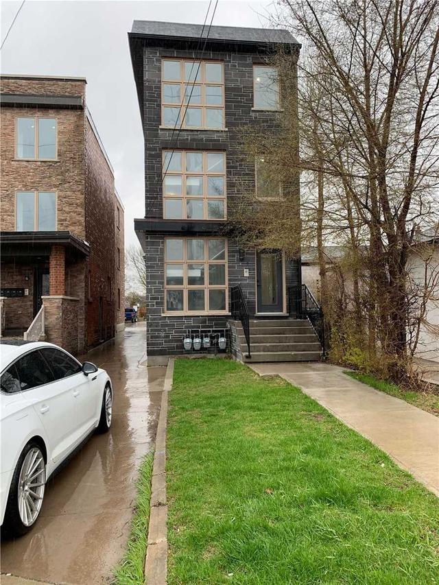upper - 2 Hyde Ave, House detached with 2 bedrooms, 1 bathrooms and 1 parking in Toronto ON | Image 1