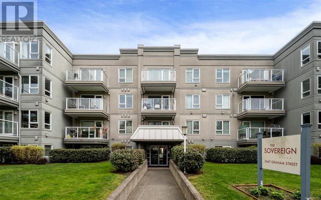 203 - 2647 Graham St, Condo with 2 bedrooms, 1 bathrooms and 1 parking in Victoria BC | Image 1