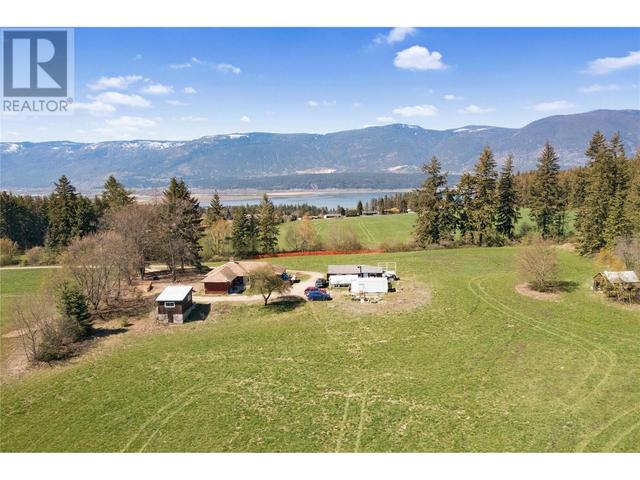 3521 20 Avenue Ne, House detached with 3 bedrooms, 1 bathrooms and 1 parking in Salmon Arm BC | Image 1