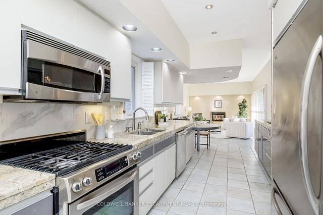 2 Friars Lane, House detached with 2 bedrooms, 5 bathrooms and 12 parking in Toronto ON | Image 5