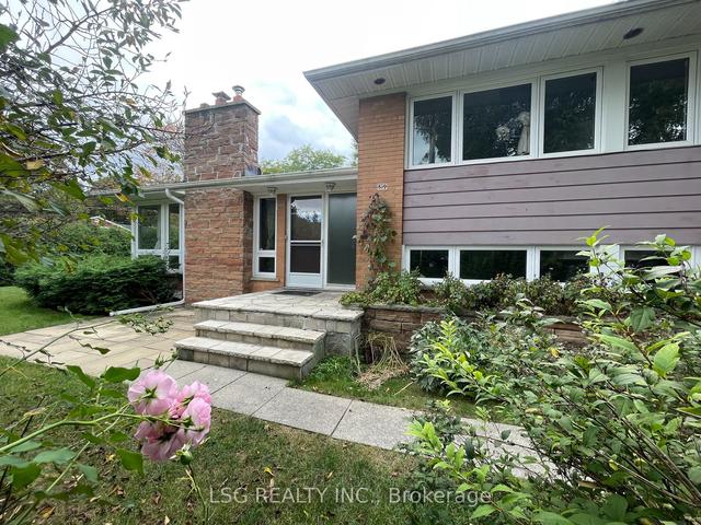 59 Ravenscroft Circ, House detached with 3 bedrooms, 3 bathrooms and 4 parking in Toronto ON | Image 8