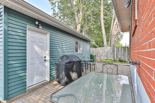 21 Willowhurst Cres, House detached with 3 bedrooms, 2 bathrooms and 4 parking in Toronto ON | Image 18