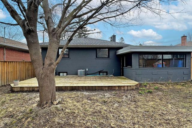 28 Nuffield Dr, House detached with 3 bedrooms, 3 bathrooms and 7 parking in Toronto ON | Image 25