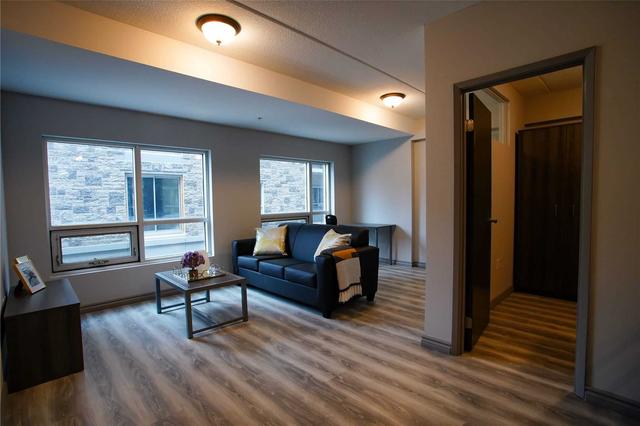 110b - 275 Larch St, Condo with 2 bedrooms, 2 bathrooms and 0 parking in Waterloo ON | Image 4
