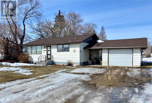 120 Road Avenue, House detached with 4 bedrooms, 2 bathrooms and null parking in Langenburg SK | Image 31