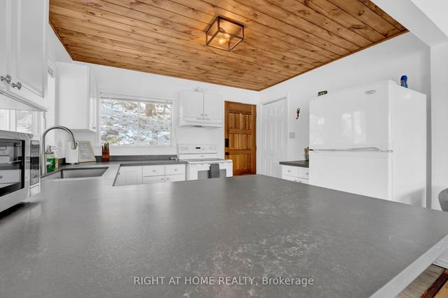 1220 Portage Lake Rd, House detached with 3 bedrooms, 1 bathrooms and 6 parking in Dysart et al ON | Image 9