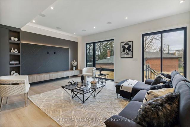 38 Bevdale Rd, House detached with 4 bedrooms, 6 bathrooms and 6 parking in Toronto ON | Image 2