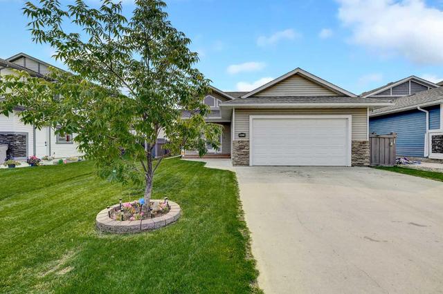 8625 118 Avenue, House detached with 5 bedrooms, 3 bathrooms and 5 parking in Grande Prairie AB | Image 2