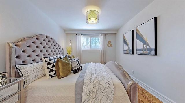 17 Baroness Cres, House detached with 3 bedrooms, 3 bathrooms and 4 parking in Toronto ON | Card Image