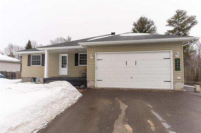 246 Oriole Crescent, House detached with 5 bedrooms, 4 bathrooms and 6 parking in Petawawa ON | Image 1