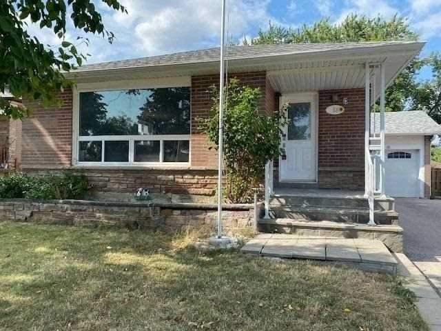 (upper) - 53 Tinton Cres, House detached with 3 bedrooms, 1 bathrooms and 4 parking in Toronto ON | Card Image