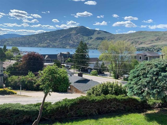 7491 Longacre Dr, House detached with 3 bedrooms, 2 bathrooms and 5 parking in Vernon BC | Image 4