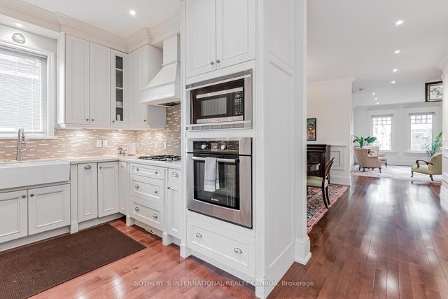 525 Markham St, House semidetached with 3 bedrooms, 4 bathrooms and 2 parking in Toronto ON | Image 3