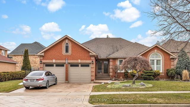 7 Roycrest St, House detached with 3 bedrooms, 2 bathrooms and 7 parking in Brampton ON | Image 26
