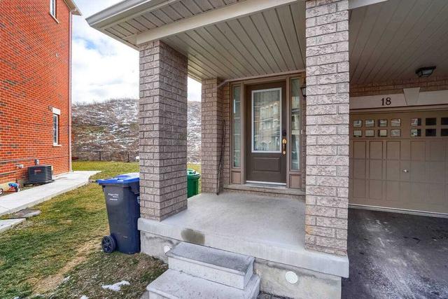 18 Shiff Cres, House attached with 3 bedrooms, 4 bathrooms and 3 parking in Brampton ON | Image 34