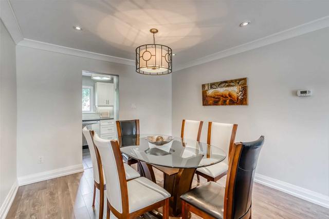 77 Mcmullen Cres, Townhouse with 3 bedrooms, 3 bathrooms and 2 parking in Brampton ON | Image 34