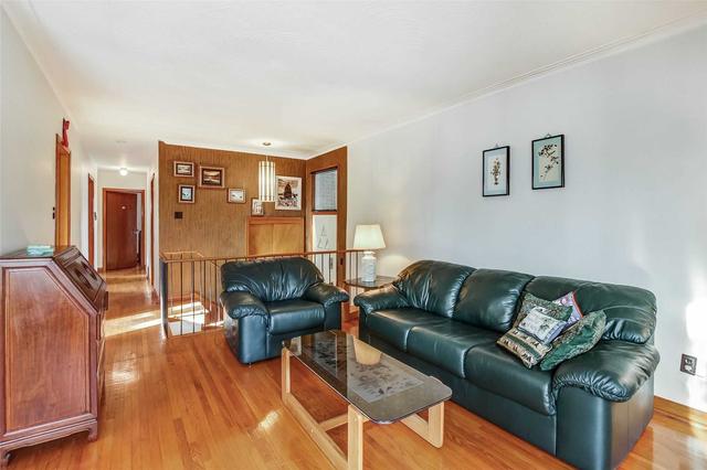 50 Guiness Ave, House detached with 4 bedrooms, 2 bathrooms and 2 parking in Toronto ON | Image 25