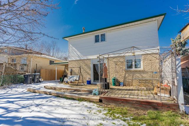 50 Esplanade Rd, House detached with 3 bedrooms, 2 bathrooms and 4 parking in Brampton ON | Image 27