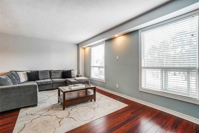 50 Morley Cres, Townhouse with 3 bedrooms, 2 bathrooms and 2 parking in Brampton ON | Image 10