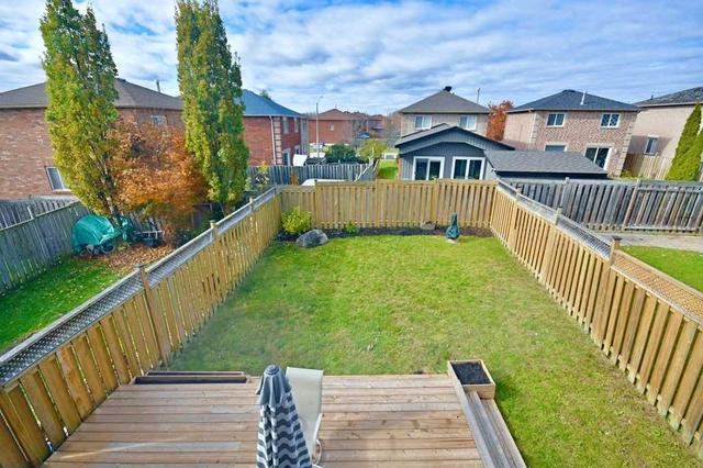 50 Larkin Dr, House attached with 3 bedrooms, 2 bathrooms and 3 parking in Barrie ON | Image 13