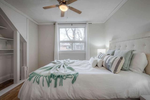 toronto - 65 Osborne Ave, House semidetached with 3 bedrooms, 1 bathrooms and 2 parking in Toronto ON | Image 6